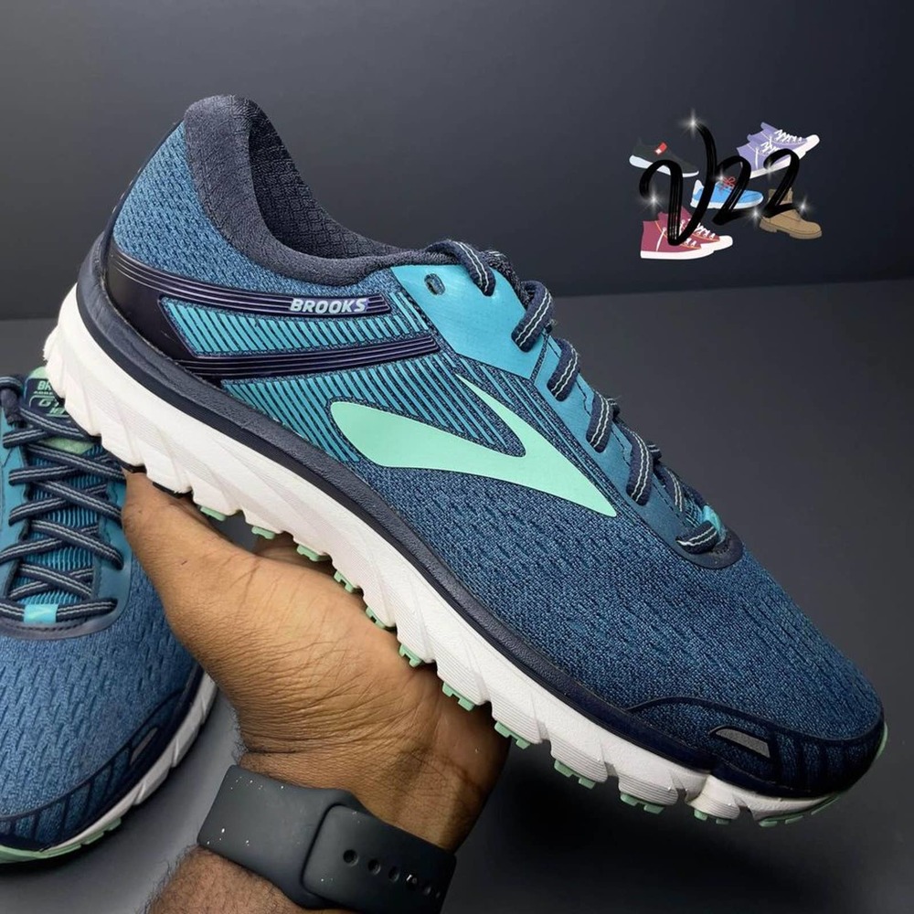 Used Brooks Adrenaline GTS 18 Women Size 11